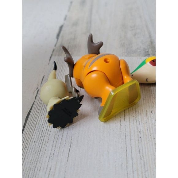 Pokemon playset Raichu Snivy mimikyu toy figure - Picture 7 of 9